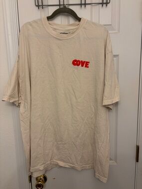 Cove Cream Short-Sleeve Tee with Red Logo